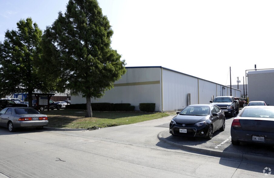 More Photos Of 710 Shepherd Dr, Garland Warehouse For Lease