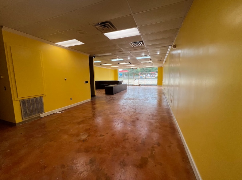 More Photos Of 2503 Manchester Expy, Columbus Freestanding For Lease