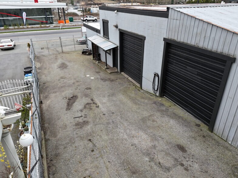 More Photos Of 2397 West Railway St, Abbotsford Auto Repair For Sale