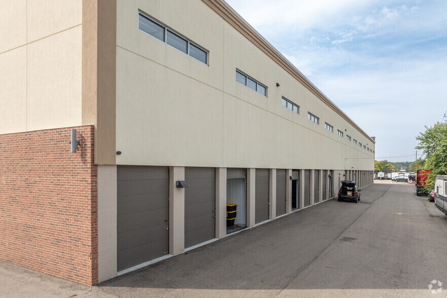 More Photos Of 28900 Schoolcraft Rd, Livonia Self Storage For Sale