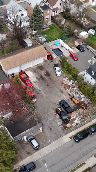 Primary Photo Of 437-438 Burnside St, Orange Warehouse For Sale