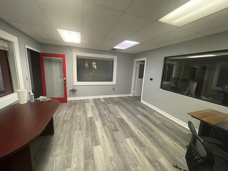 More Photos Of 420 E St, Marysville Freestanding For Lease