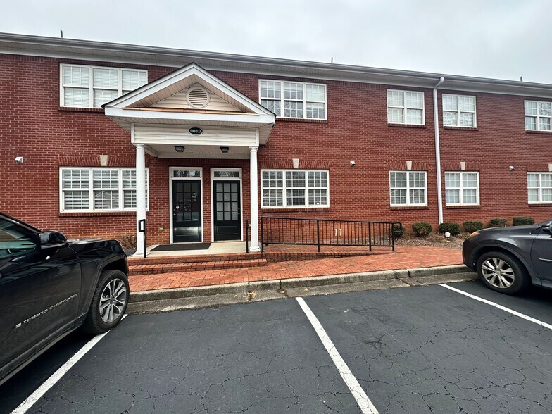 More Photos Of 327 Dahlonega St, Cumming Medical For Sale