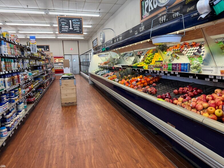 More Photos Of 1017 13th St, Auburn General Retail For Sale