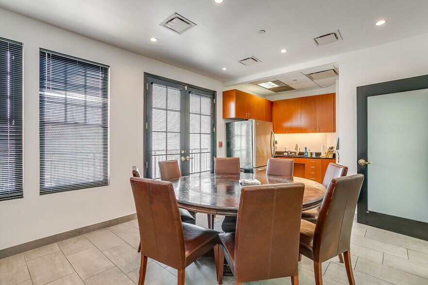 More Photos Of 85 Village Ln, Colleyville Office For Sale