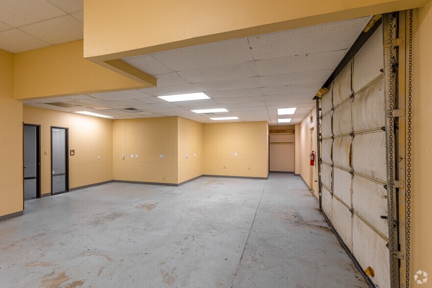 More Photos Of 12200 N Stemmons Fwy, Farmers Branch Unknown For Lease