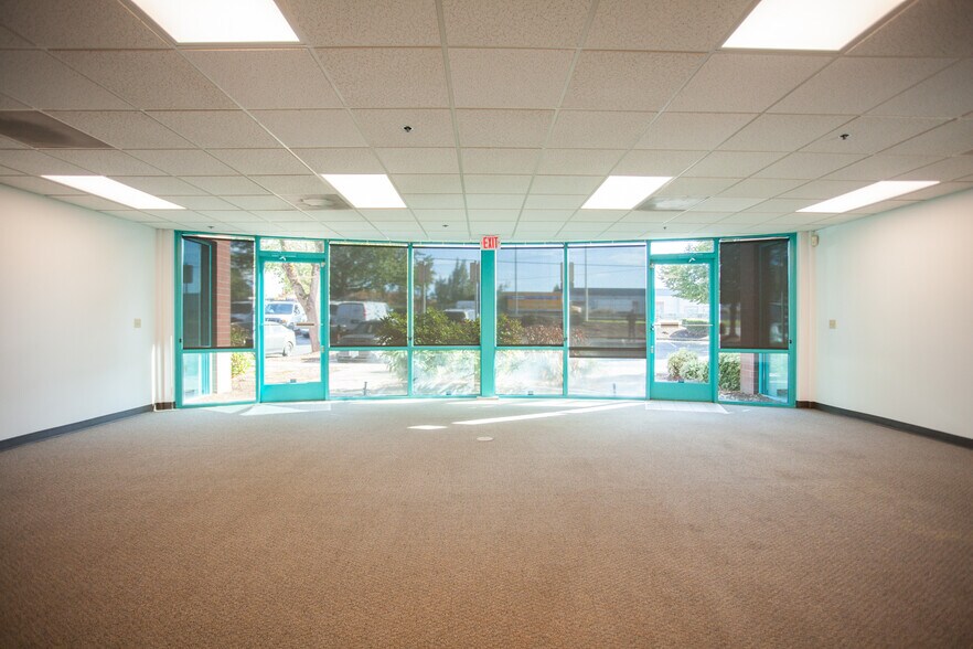 More Photos Of 29755-29757 SW Boones Ferry Rd, Wilsonville Office For Sale
