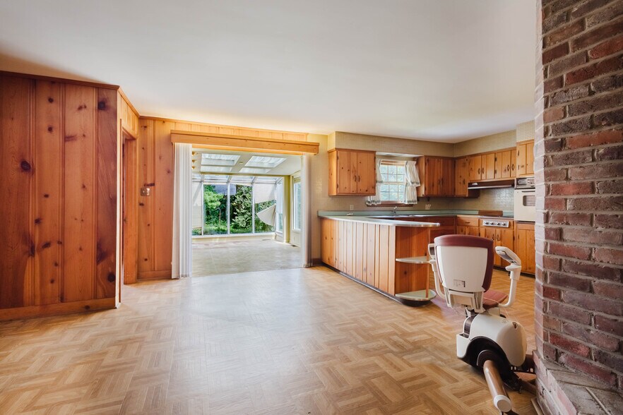 More Photos Of 3025 Breckenwood Dr, Lexington Multifamily For Sale