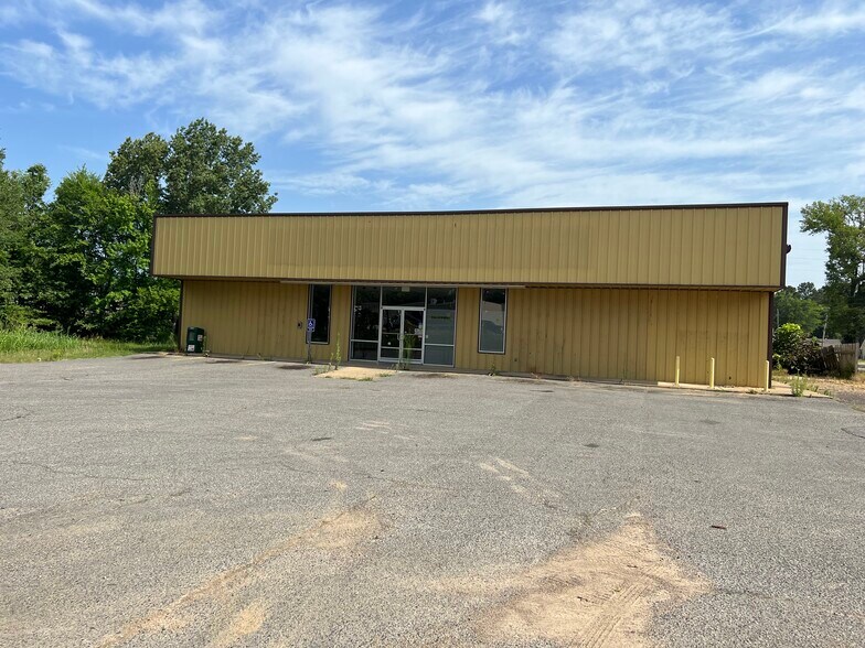 Primary Photo Of 204 S 6th St, Gurdon Freestanding For Lease