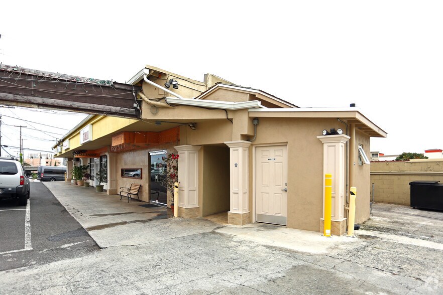 More Photos Of 3036 Waialae Ave, Honolulu Restaurant For Sale
