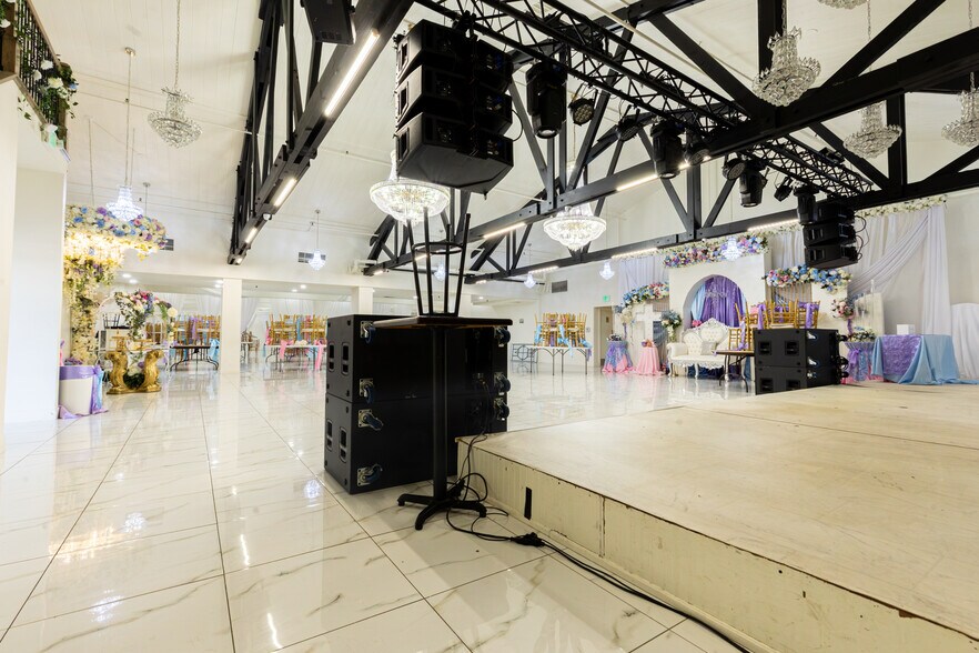 More Photos Of 155 Sheridan Blvd, Lakewood Freestanding For Sale