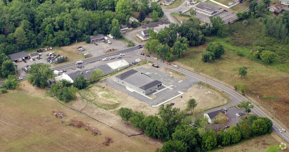 More Photos Of 400 Maple Rd, Slingerlands Freestanding For Lease