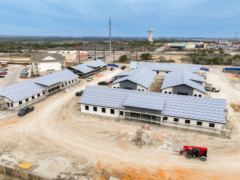 More Photos Of 211 Crossing Ave, San Antonio Office For Sale