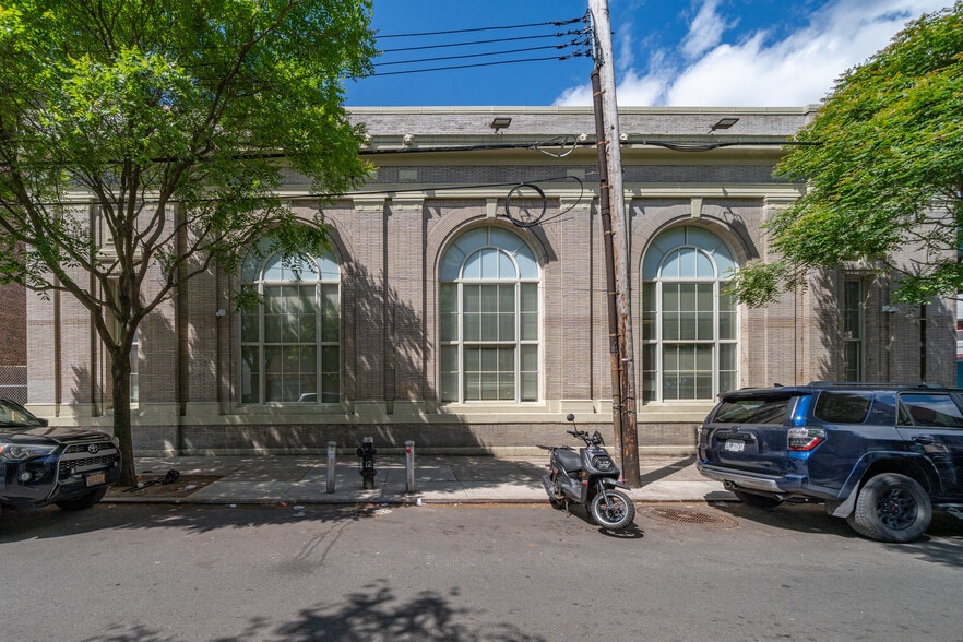 More Photos Of 114-20 Jamaica Ave, Jamaica Bank For Sale