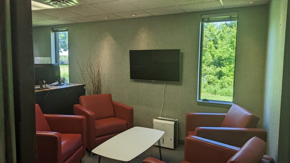 More Photos Of 525 W Rolling Meadows Dr, Fond Du Lac Warehouse For Lease