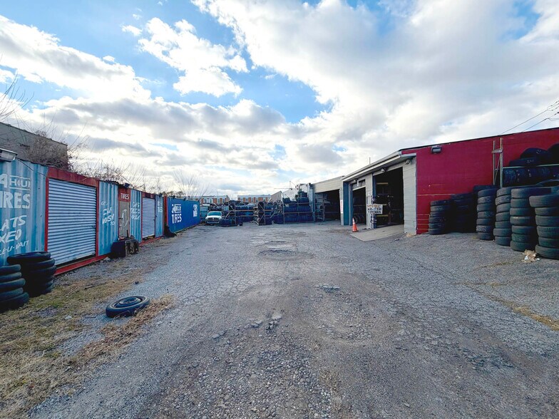 More Photos Of 3205 E Madison St, Baltimore Auto Repair For Sale