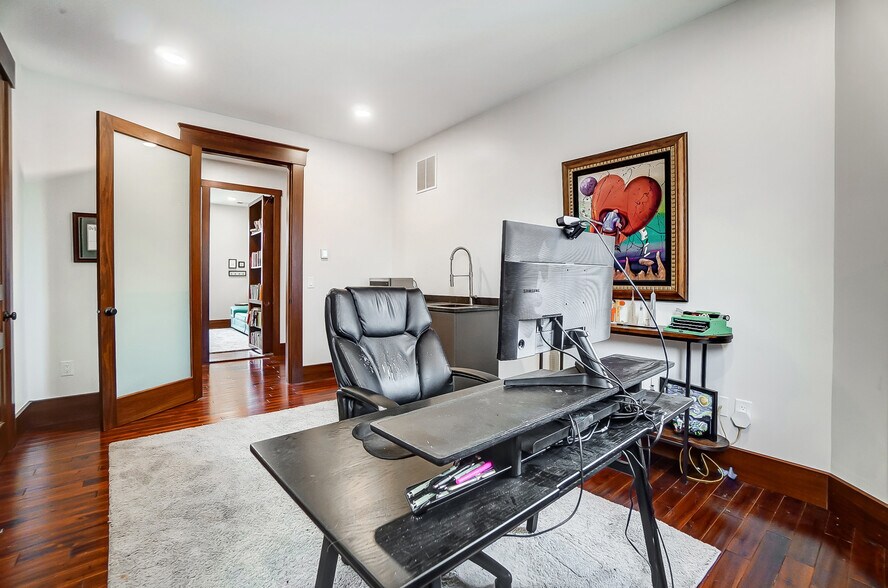 More Photos Of 208 W Monument Ave, Dayton Office Residential For Sale