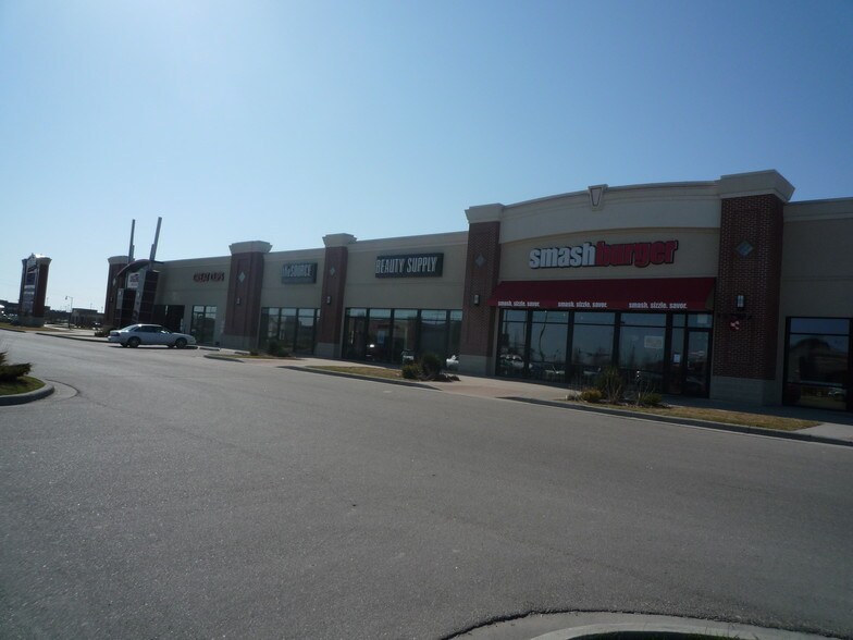 More Photos Of 1801 45th St S, Fargo Storefront For Lease