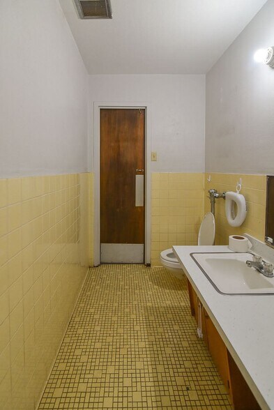 More Photos Of 4403 Phillips Dr, Wichita Falls Religious Facility For Sale