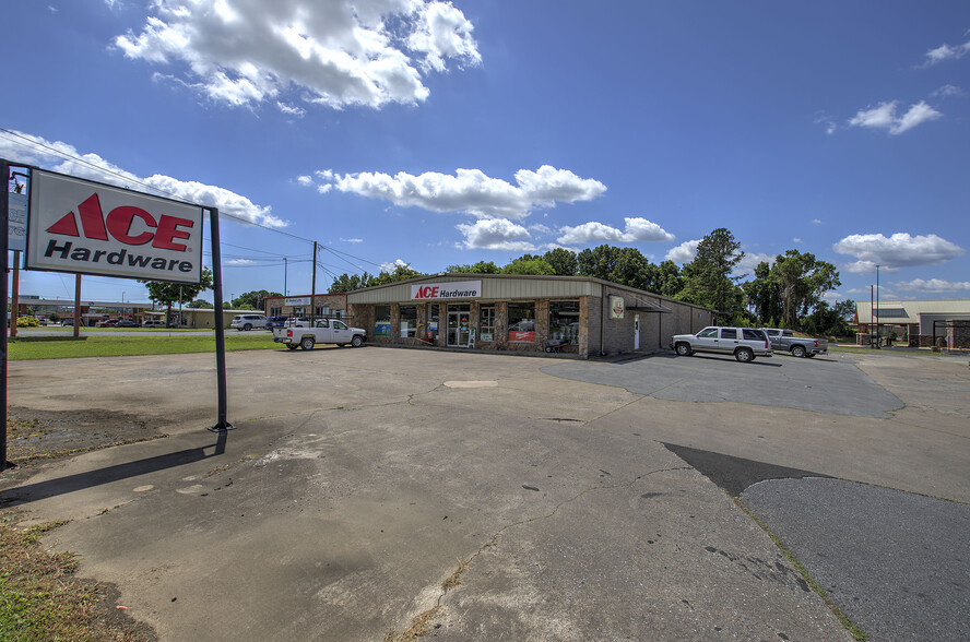 Primary Photo Of 170 W Belmont Dr, Calhoun Freestanding For Sale