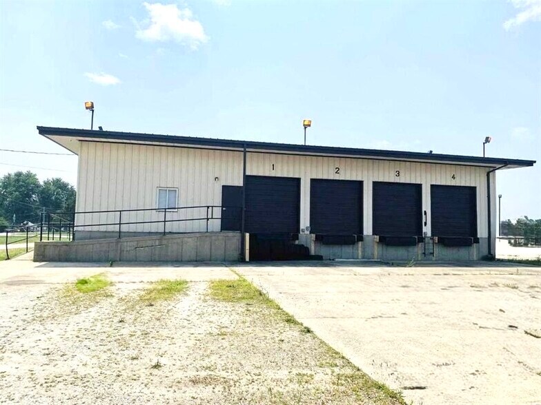 More Photos Of 1800 Industries Rd, Richmond Truck Terminal For Lease