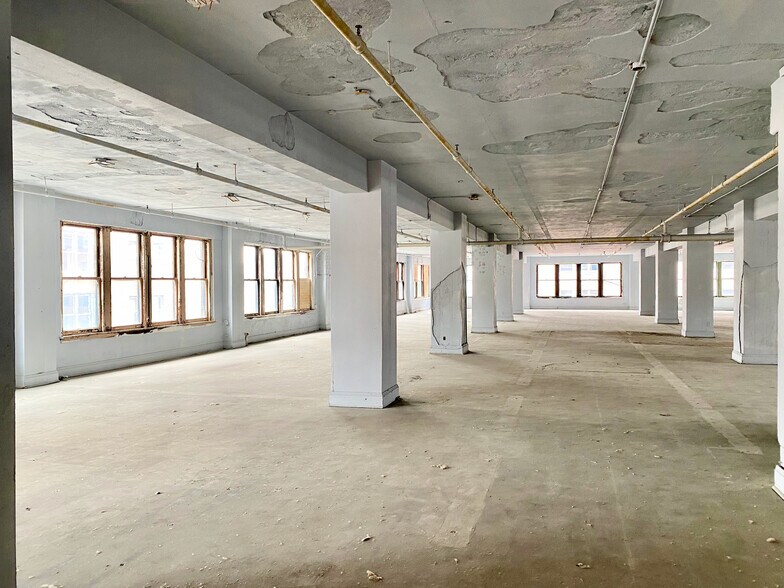 More Photos Of 1701-1709 Locust St, Saint Louis Warehouse For Sale