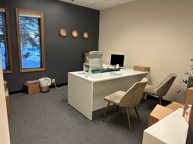 More Photos Of 8053 E Bloomington Fwy, Bloomington Office For Sale