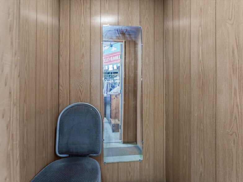 More Photos Of 3180 Lawson Blvd, Oceanside Storefront For Sale