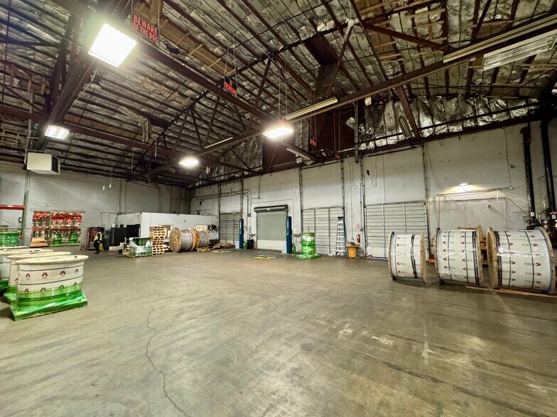 More Photos Of 400 Allwood Rd, Clifton Warehouse For Lease