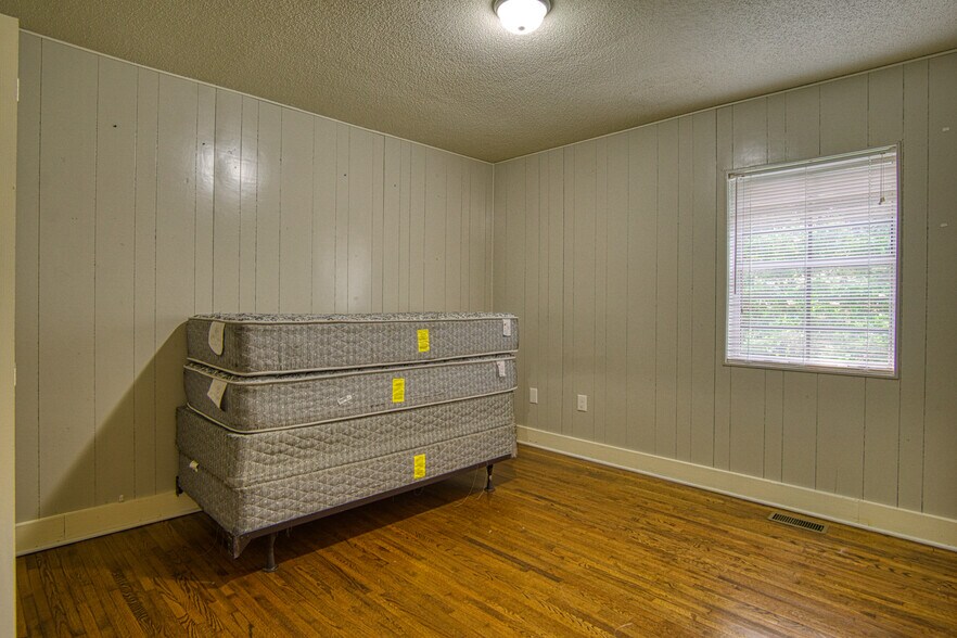 More Photos Of 19612 & 19630 Oak St, Cornelius Apartments For Sale