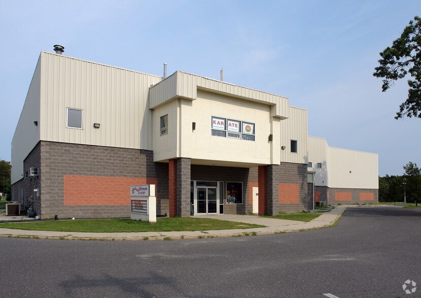 More Photos Of 1039 Industrial Dr, West Berlin Health Club For Sale