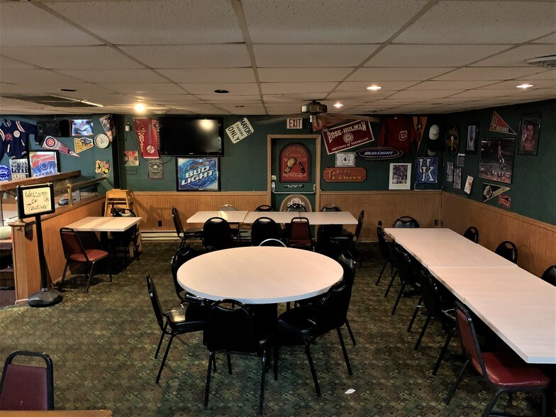 More Photos Of 917 Western Ave, Connersville Bar For Sale