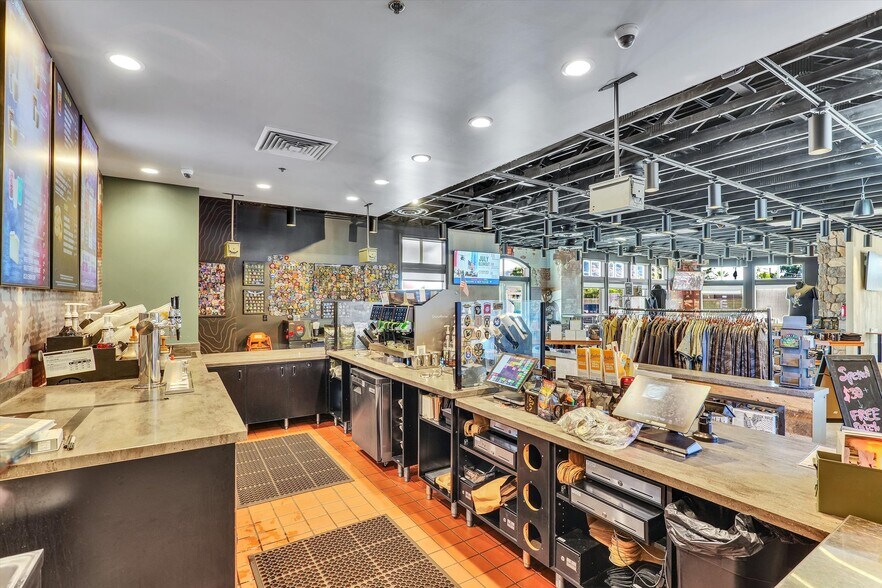 More Photos Of 4126 E Indian School Rd, Phoenix Fast Food For Lease