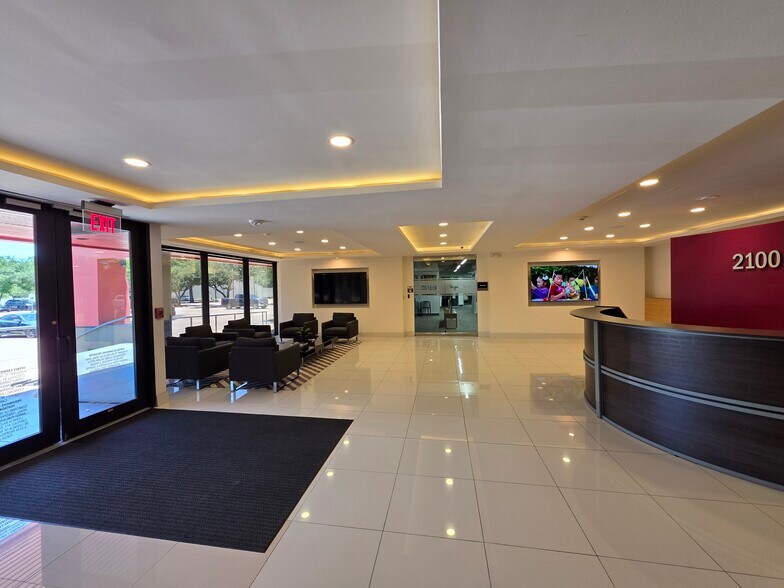 More Photos Of 2100 Valley View Ln, Farmers Branch Office For Lease