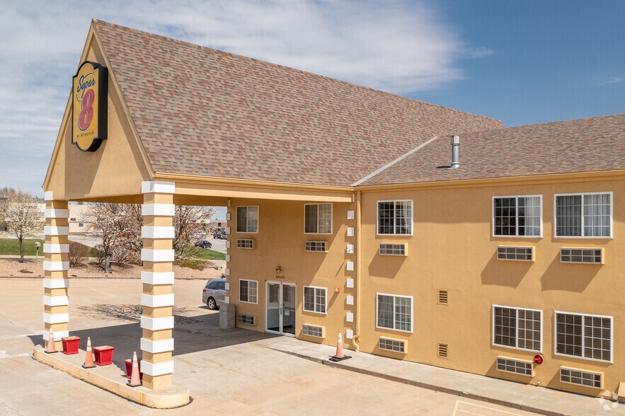 More Photos Of 34085 Commerce Dr, De Soto Hotel For Sale