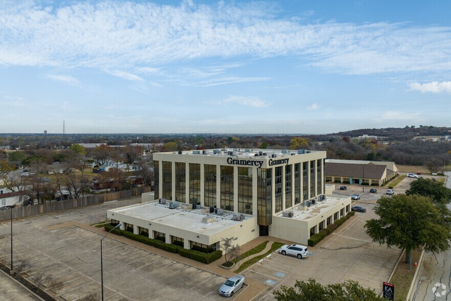 More Photos Of 6815 Manhattan Blvd, Fort Worth Office For Lease