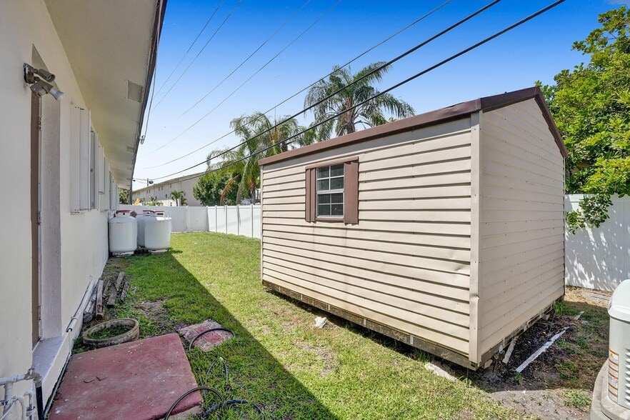 More Photos Of 4200 NE 19th Ave, Pompano Beach Assisted Living For Sale