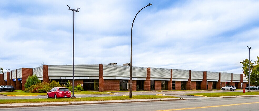 More Photos Of 1730-1850 Av 55e, Montréal Showroom For Lease