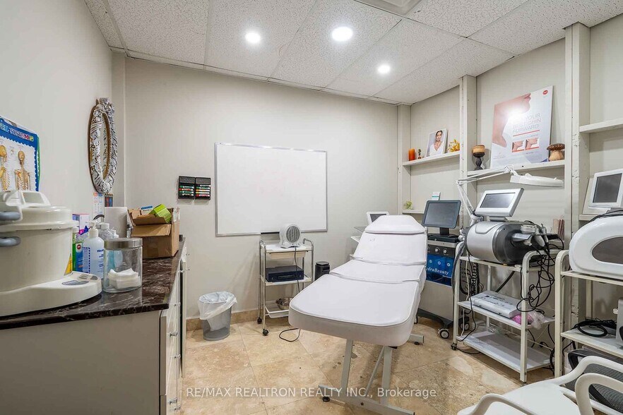 More Photos Of 11685 Yonge St, Richmond Hill Office For Sale