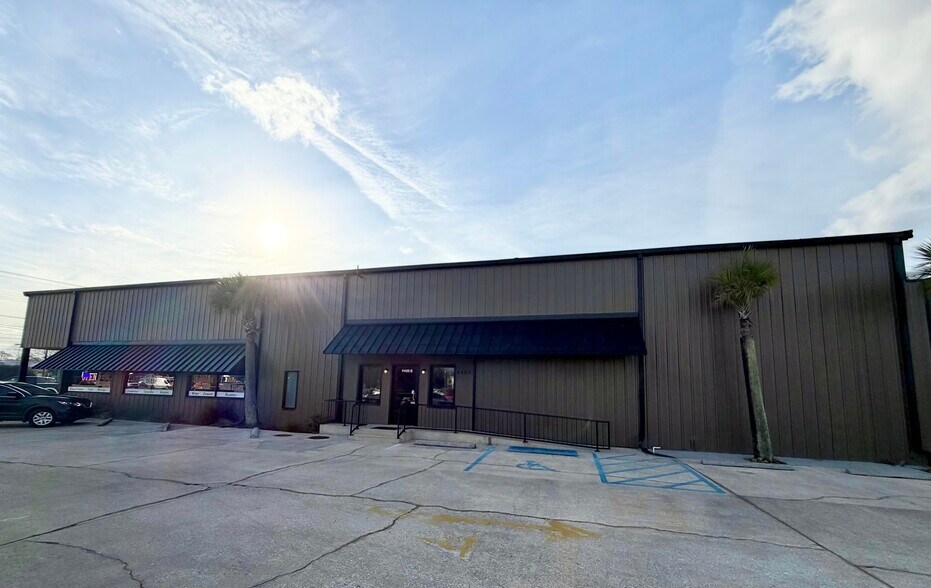 More Photos Of 4405 Dorchester Rd, Charleston Freestanding For Lease