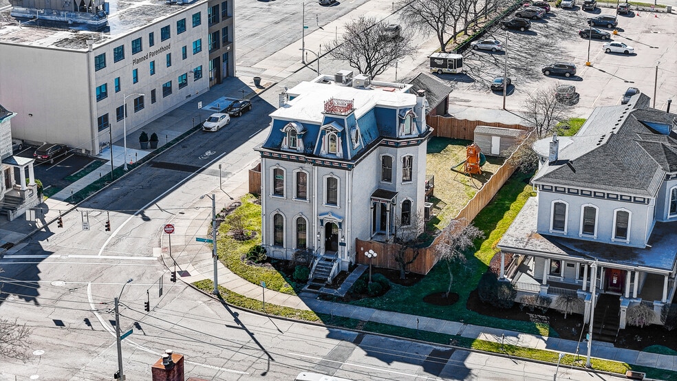 More Photos Of 208 W Monument Ave, Dayton Office Residential For Sale