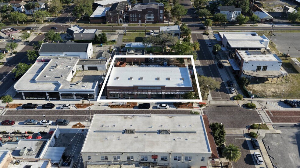 More Photos Of 201 Oak Ave, Sanford Storefront Retail Office For Lease