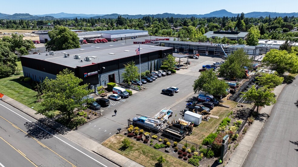 More Photos Of 2950 Chad Dr, Eugene Warehouse For Lease