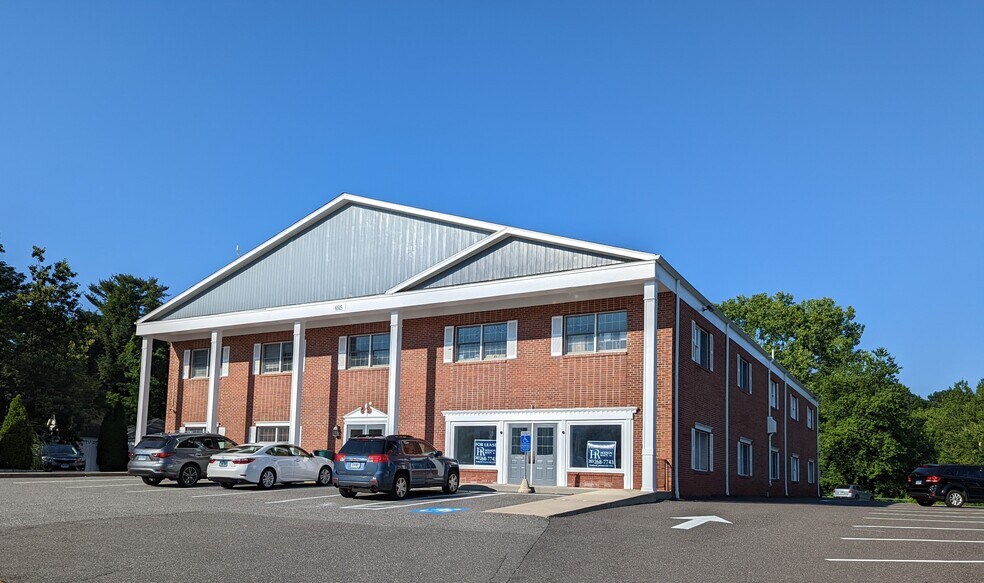 More Photos Of 6515 Main St, Trumbull Medical For Lease