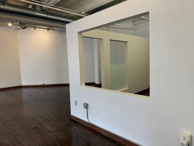 More Photos Of 1231 NW Hoyt St, Portland Loft Creative Space For Lease