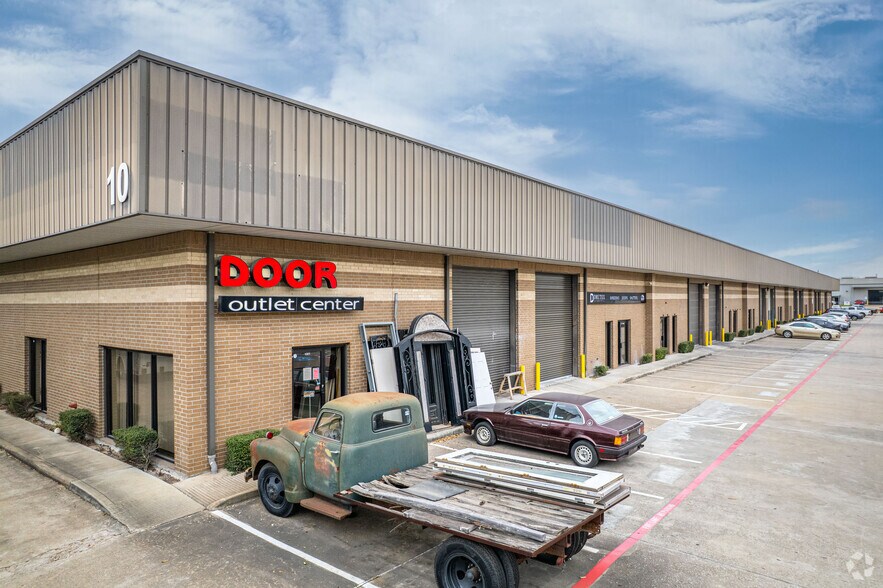 More Photos Of 5829 W Sam Houston Pky N, Houston Unknown For Lease