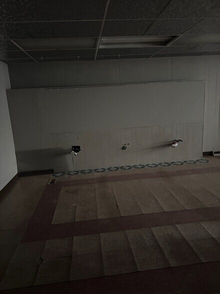 More Photos Of 111 N Walnut St, North Manchester General Retail For Sale