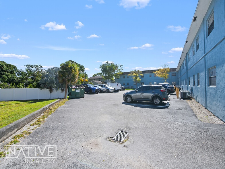 More Photos Of 707 NE 14th St, Fort Lauderdale Apartments For Sale