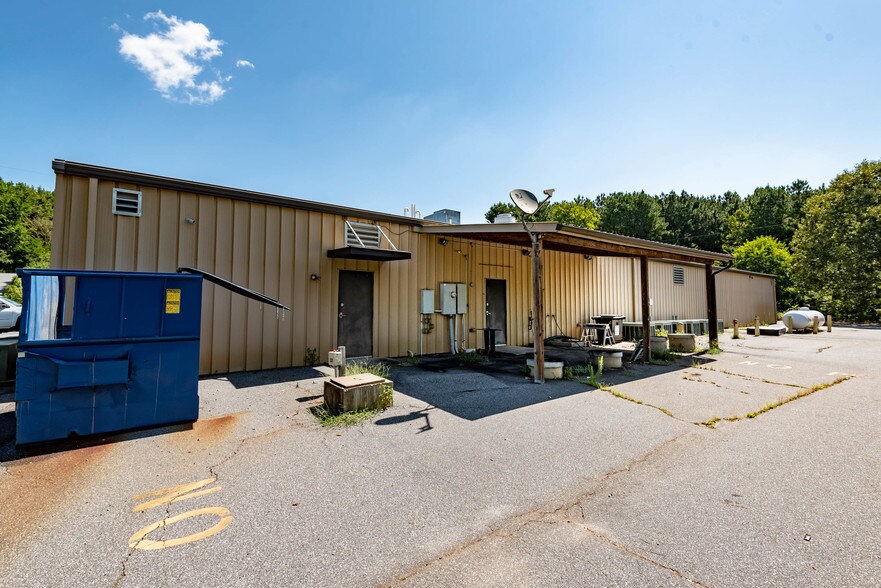 More Photos Of 1803 Claude Rd, Conover Religious Facility For Lease