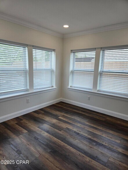 More Photos Of 215 W 11th St, Panama City Coworking Space